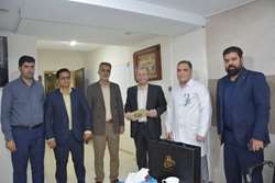 تجلیل دبیر ستاد امور شاهد و ایثارگر دانشگاه علوم پزشکی ایران از ایثارگر متخصص؛ دیدار با آزاده سرافراز دکتر مهرداد دیانتی به مناسبت روز پزشک